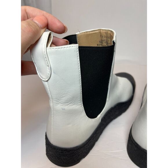 JOURNEE Women's Tru Comfort Foam Jenie Bootie In White size 8.5 - Picture 6 of 11